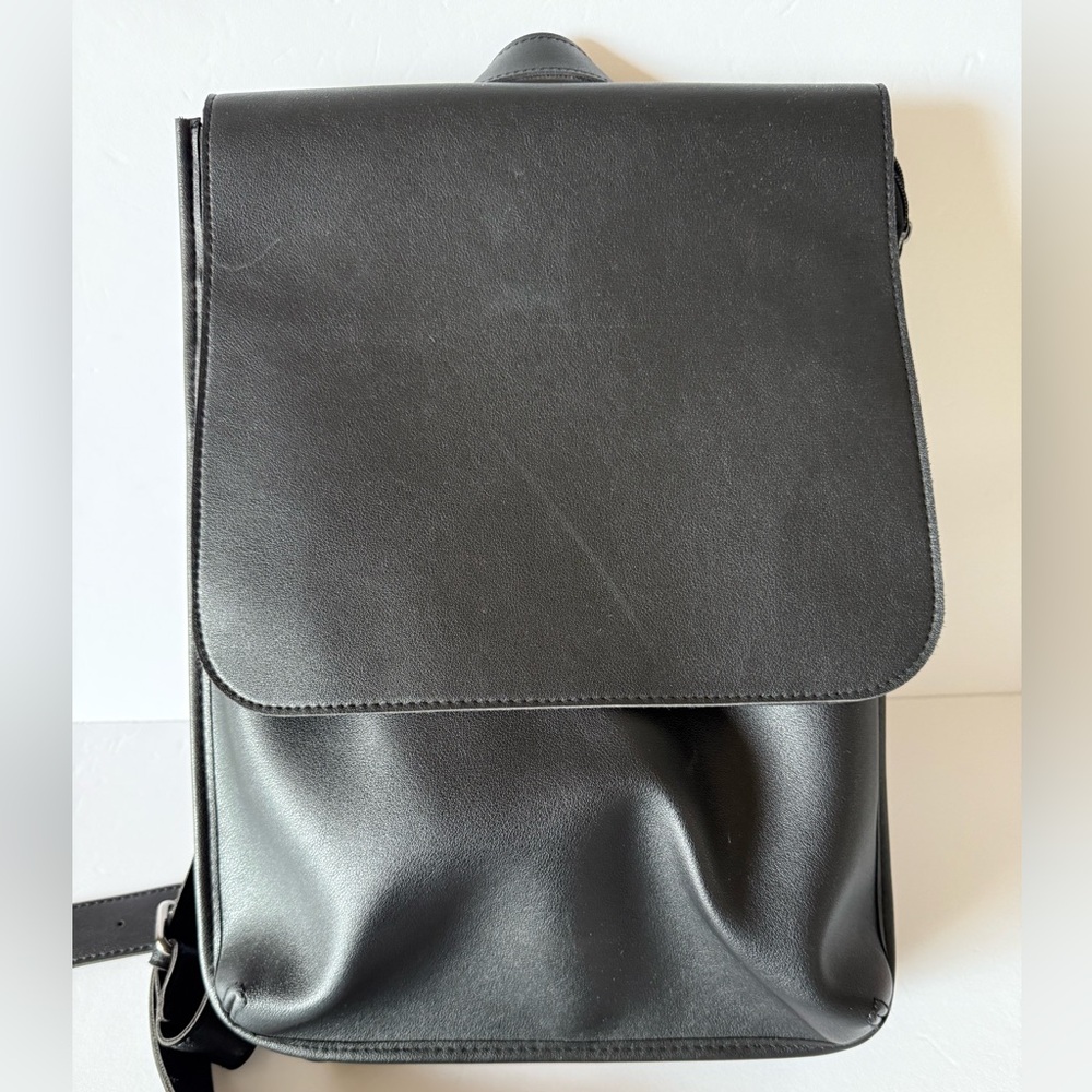 MONAT Black Vinyl Bag